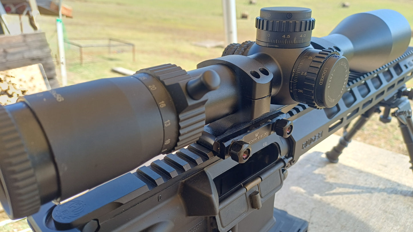 5-45x56 FFP Zero Stop - Tubo da 34 mm, valore di clic 0,05 Mrad